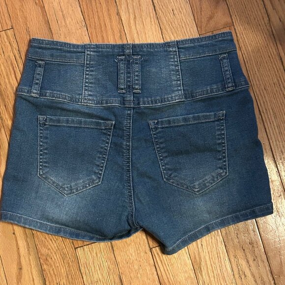 Wax Jeans Womens Medium‎ Wash Denim Shorts 3 Button Size Small - Picture 2 of 2